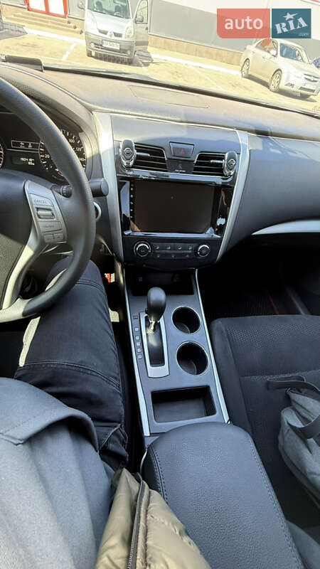 Седан Nissan Altima 2015 в Киеве