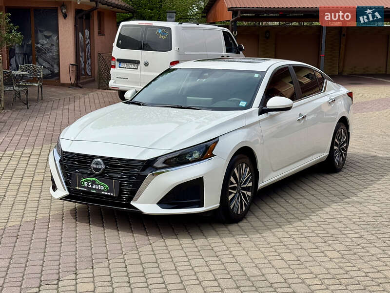 Седан Nissan Altima 2024 в Мукачево