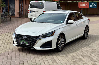 Седан Nissan Altima 2024 в 