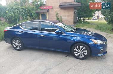 Седан Nissan Altima 2020 в 