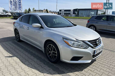 Седан Nissan Altima 2016 в 