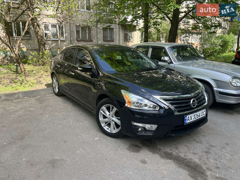 Седан Nissan Altima 2015 в 