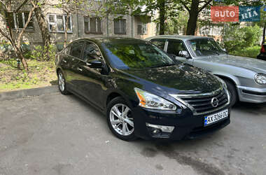 Седан Nissan Altima 2015 в 