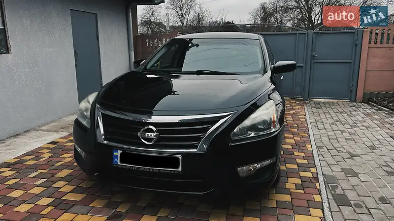 Седан Nissan Altima 2014 в 
