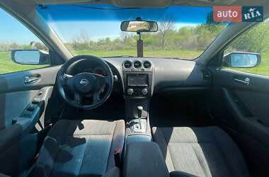 Седан Nissan Altima 2012 в 