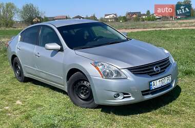 Седан Nissan Altima 2012 в 