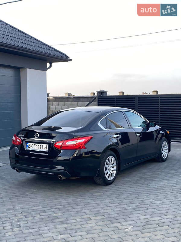 Седан Nissan Altima 2016 в Сарнах фото 6 Седан Nissan Altima 2016 в Сарнах