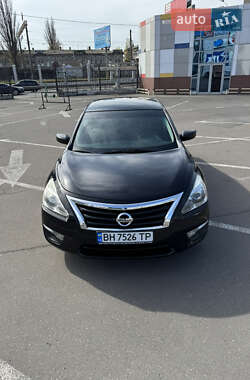 Седан Nissan Altima 2012 в 