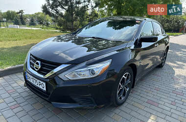 Седан Nissan Altima 2017 в Ізмаїлі