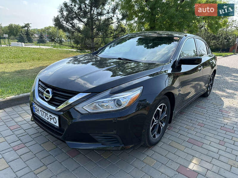 Седан Nissan Altima 2017 в 
