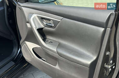 Седан Nissan Altima 2017 в 