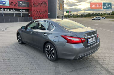 Седан Nissan Altima 2017 в 