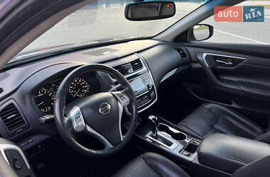Седан Nissan Altima 2017 в 