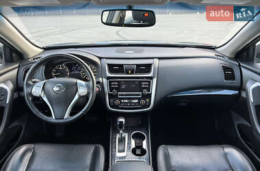 Седан Nissan Altima 2017 в 