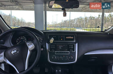 Седан Nissan Altima 2016 в 