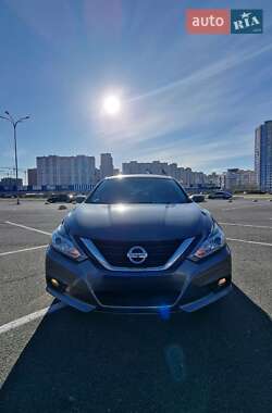Седан Nissan Altima 2018 в 