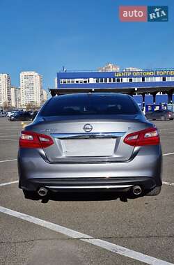 Седан Nissan Altima 2018 в 