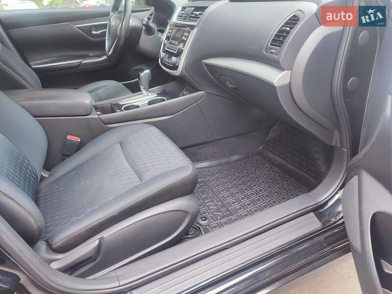 Седан Nissan Altima 2018 в Ивано-Франковске
