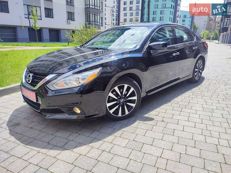 Седан Nissan Altima 2018 в Ивано-Франковске