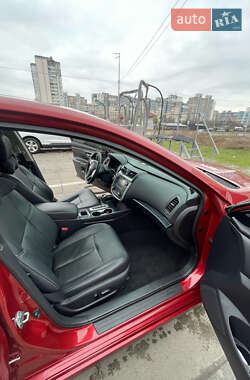 Седан Nissan Altima 2016 в 