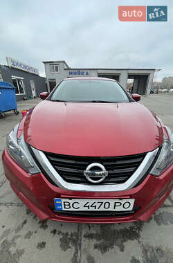 Седан Nissan Altima 2016 в 
