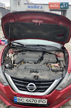 Седан Nissan Altima 2016 в 