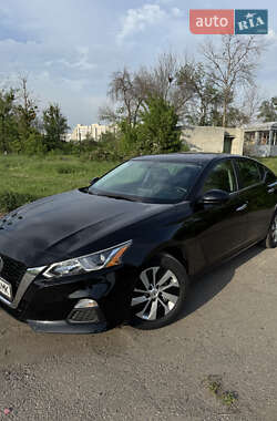 Седан Nissan Altima 2018 в 