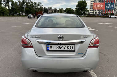 Седан Nissan Altima 2013 в 