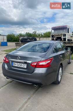 Седан Nissan Altima 2016 в 
