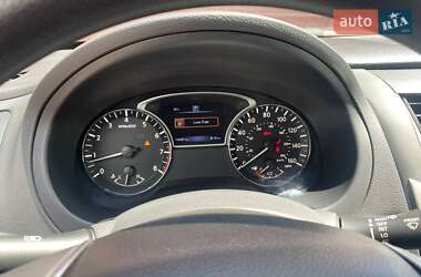Седан Nissan Altima 2016 в 