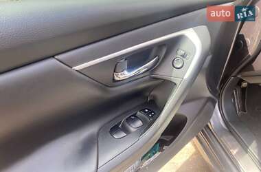 Седан Nissan Altima 2016 в 