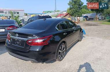 Седан Nissan Altima 2018 в Киеве
