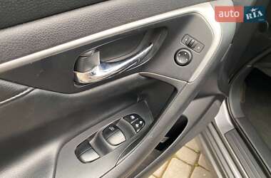 Седан Nissan Altima 2015 в 
