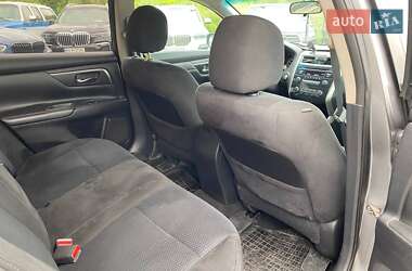 Седан Nissan Altima 2015 в 