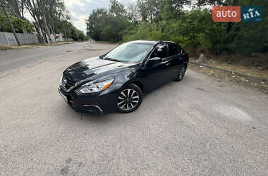 Седан Nissan Altima 2017 в Кобеляках