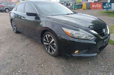 Седан Nissan Altima 2018 в Киеве