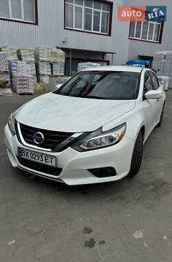 Седан Nissan Altima 2018 в Хмельницком