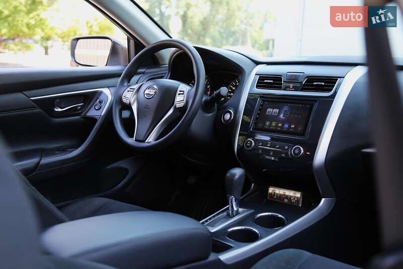 Седан Nissan Altima 2015 в Киеве фото 12 Седан Nissan Altima 2015 в Киеве