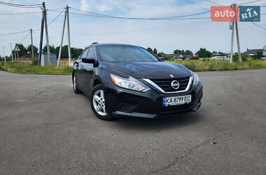 Седан Nissan Altima 2017 в Киеве