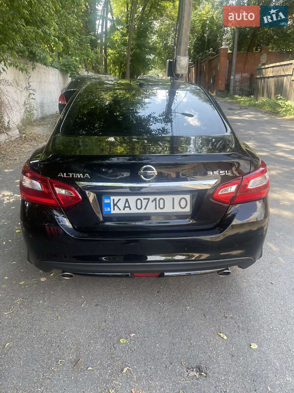 Седан Nissan Altima 2017 в Киеве