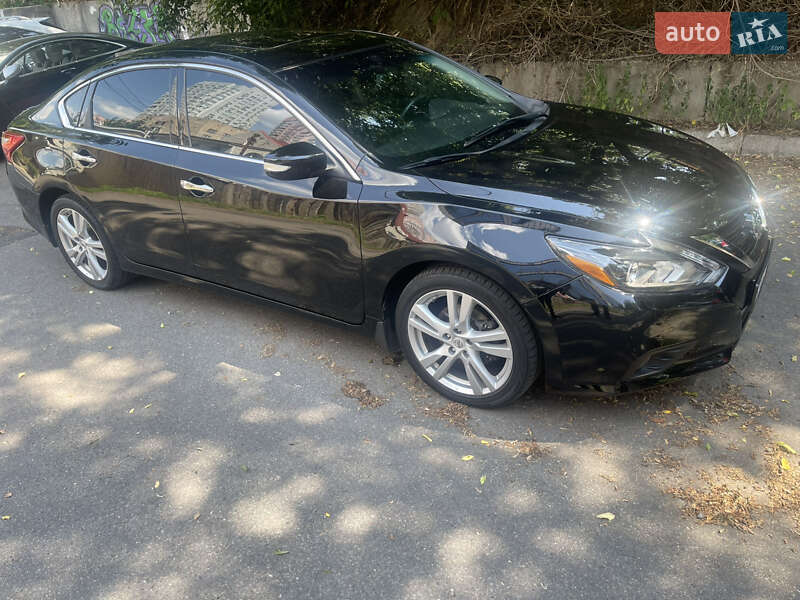 Седан Nissan Altima 2017 в Киеве