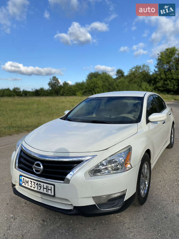 Седан Nissan Altima 2012 в Бердичеве