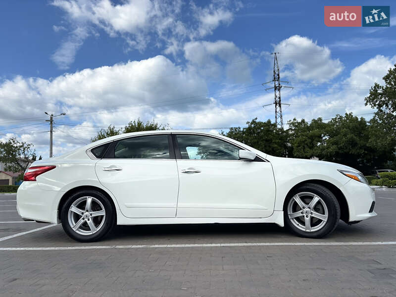 Седан Nissan Altima 2017 в Одесі