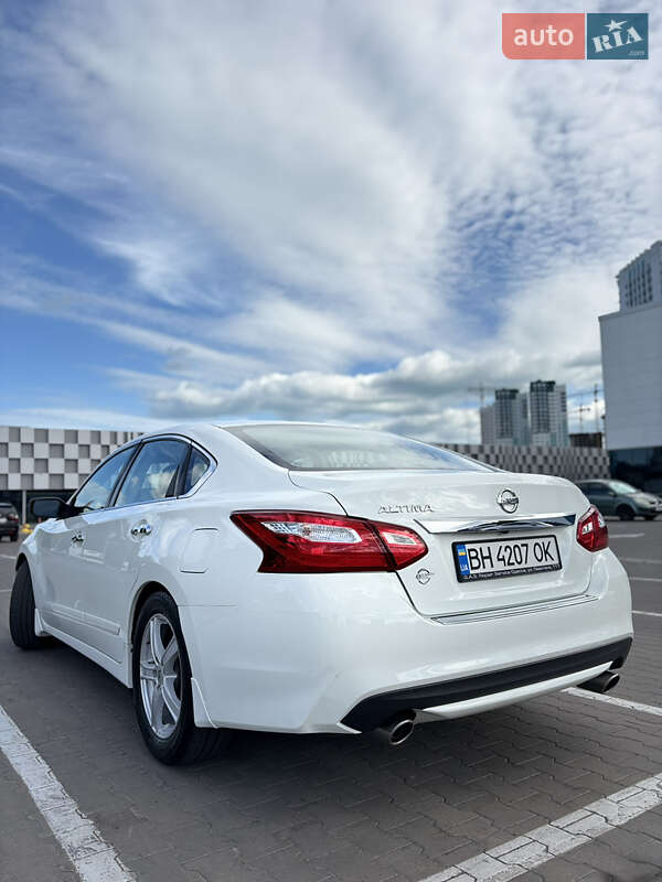 Седан Nissan Altima 2017 в Одесі