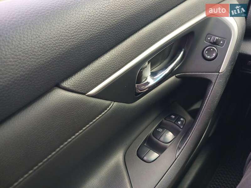 Седан Nissan Altima 2015 в Харькове
