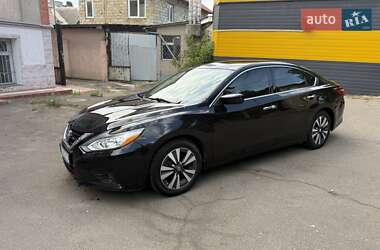 Седан Nissan Altima 2017 в Одессе