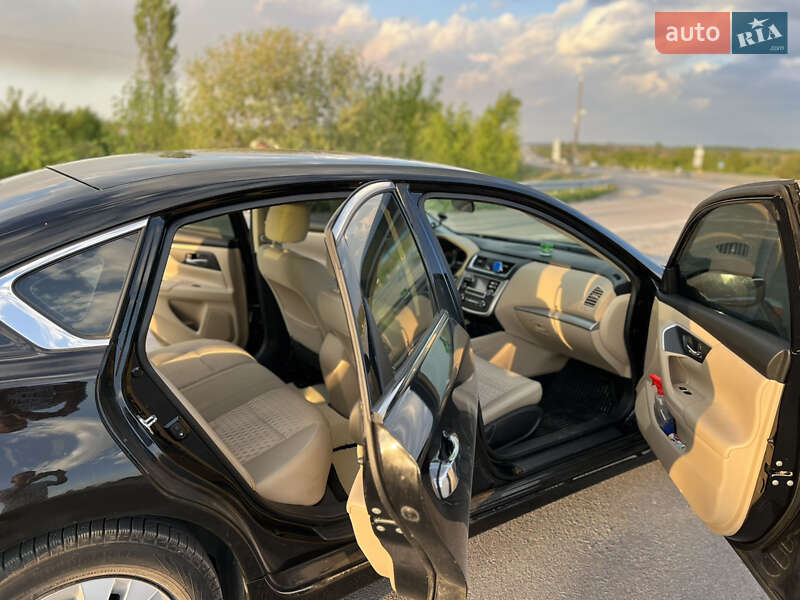 Седан Nissan Altima 2016 в Звягеле фото 12 Седан Nissan Altima 2016 в Звягеле