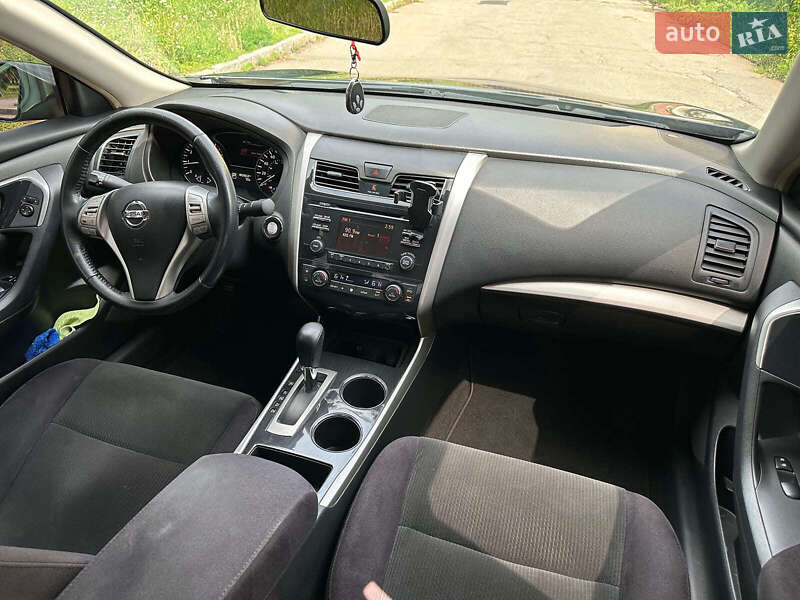 Седан Nissan Altima 2013 в Вінниці