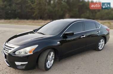 Седан Nissan Altima 2013 в Охтирці