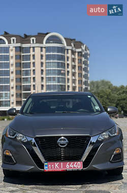 Седан Nissan Altima 2020 в Кременчуці